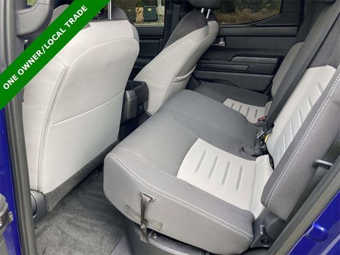 Used 2025 Toyota Tacoma TRD Sport image 12