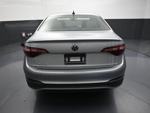 Used 2024 Volkswagen Jetta SE image 11