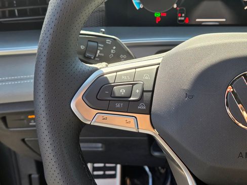 New 2026 Volkswagen Tiguan SE R-Line AWD/4WD image 12