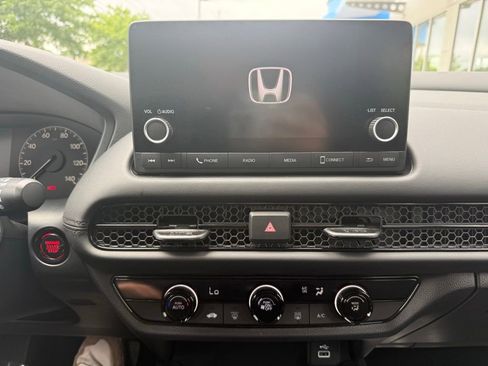 Used 2025 Honda HR-V LX image 22