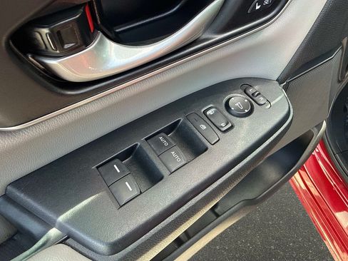 Used 2022 Honda CR-V Touring image 18