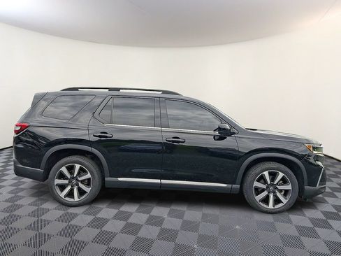 Used 2023 Honda Pilot Touring image 10