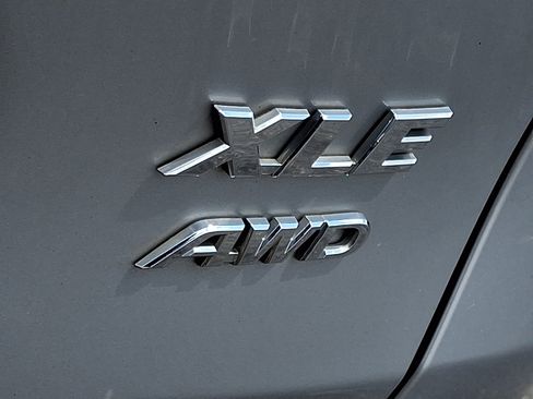 Used 2019 Toyota RAV4 XLE Premium w/ Cold Weather Package AWD/4WD image 32