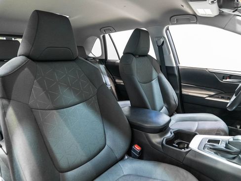 Used 2024 Toyota RAV4 XLE AWD/4WD image 16