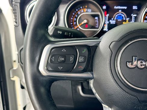 Used 2021 Jeep Wrangler Unlimited Sahara image 12