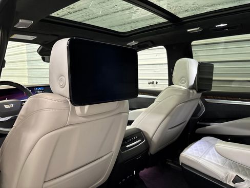 Used 2025 Cadillac Escalade Sport Platinum AWD/4WD image 26