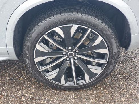 New 2026 Volvo XC90 T8 Plus w/ Protection Package Premier AWD/4WD image 7
