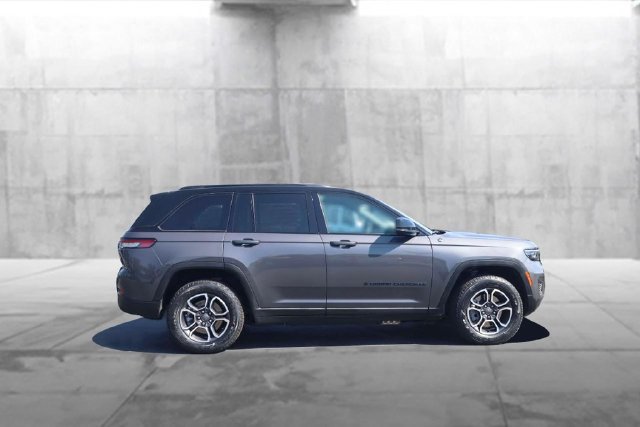 Used 2024 Jeep Grand Cherokee Trailhawk AWD/4WD image 5
