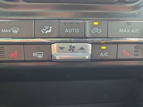 Certified 2022 Ford F150 XLT w/ Equipment Group 302A High image 23