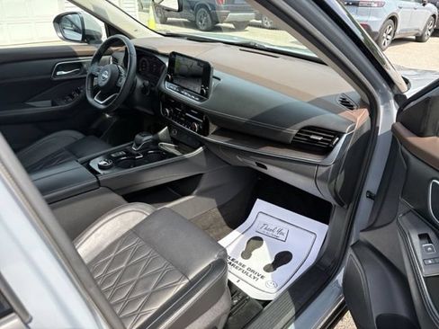 Used 2023 Nissan Rogue Platinum w/ Platinum Premium Package AWD/4WD image 42