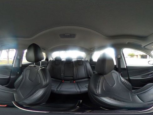 Used 2025 Hyundai Elantra Limited image 39