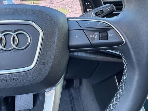 Used 2022 Audi Q8 Premium Plus w/ Premium Plus Package image 31