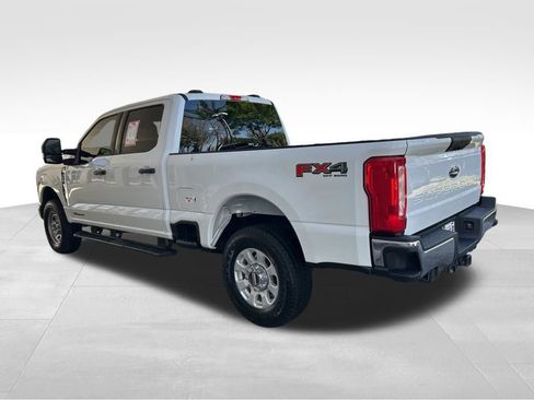 Used 2025 Ford F250 XLT w/ FX4 Off-Road Package AWD/4WD image 4