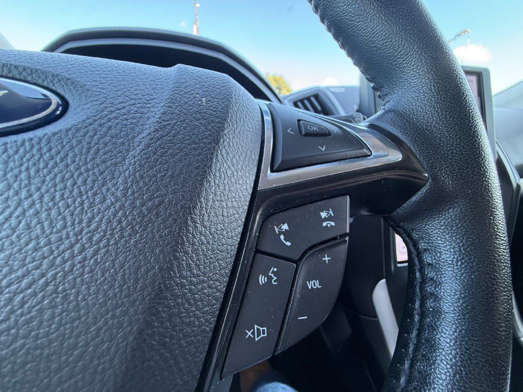 Used 2024 Ford Edge SEL AWD/4WD image 17