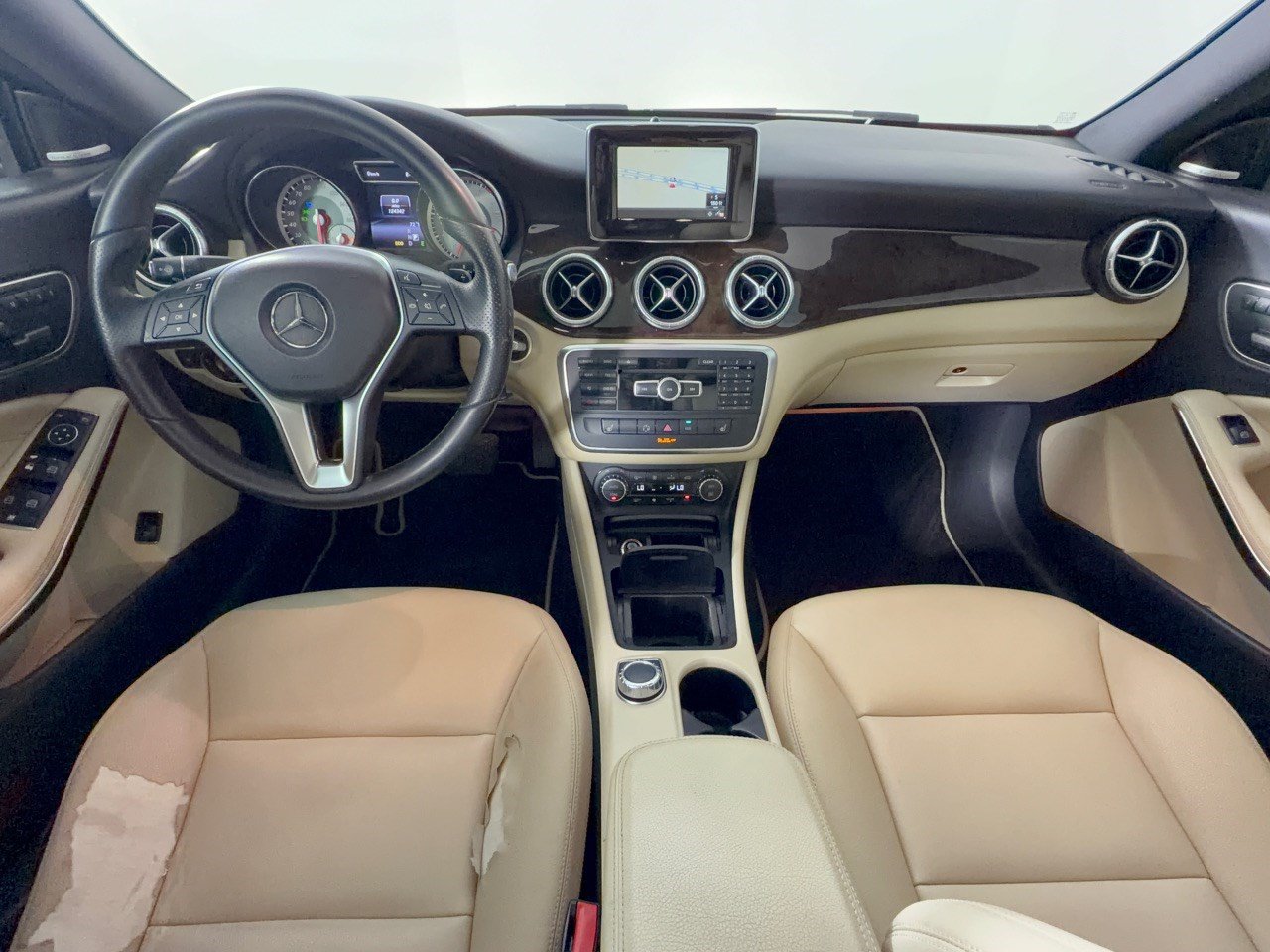 Used 2014 Mercedes-Benz CLA 250 image 17