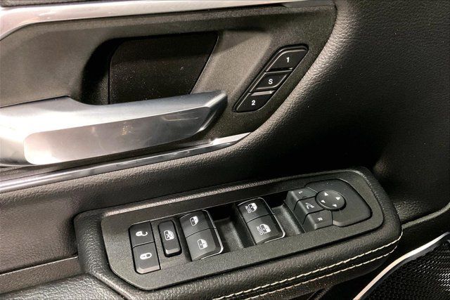 Used 2025 RAM 1500 Laramie AWD/4WD image 40