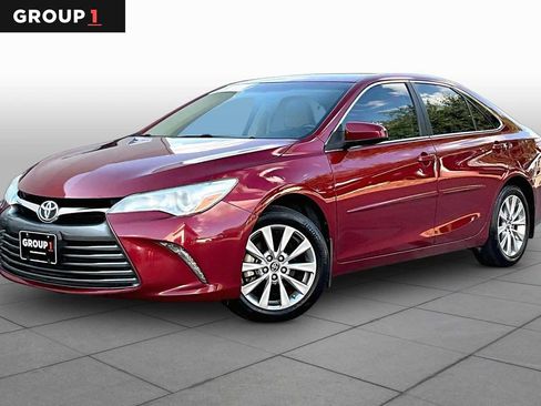 Used 2015 Toyota Camry XLE FWD image 1