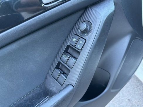 Used 2015 MAZDA MAZDA3 i Touring image 19