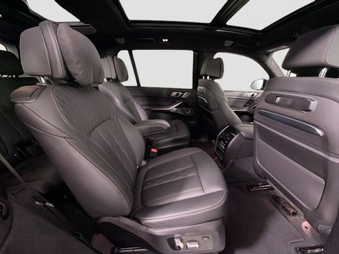 Certified 2024 BMW X7 xDrive40i w/ Executive Package image 31