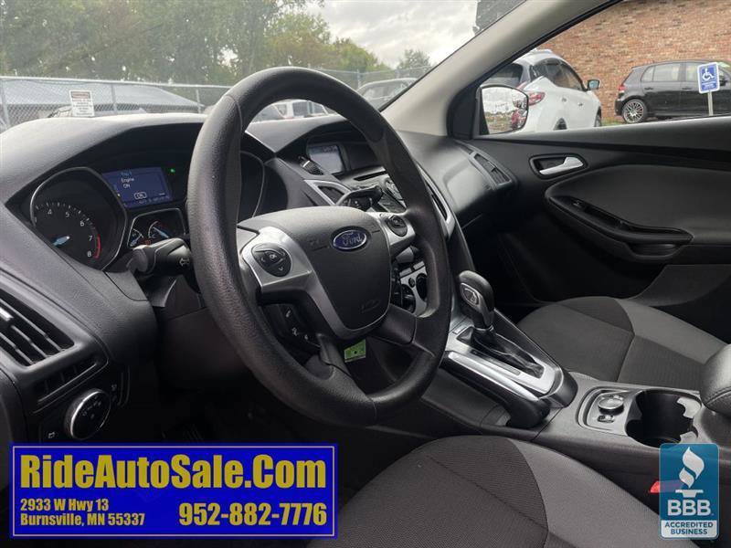 Used 2013 Ford Focus SE w/ SE Winter Pkg FWD image 10