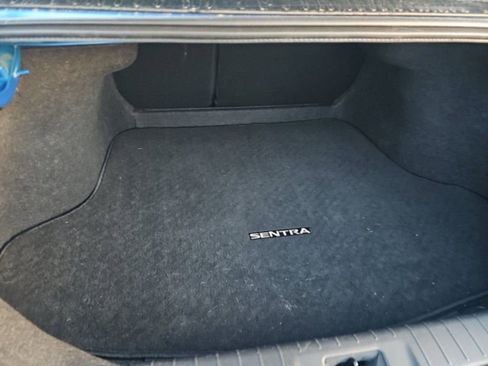 Used 2025 Nissan Sentra SR w/ SR Premium Package image 16