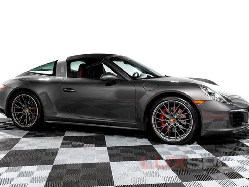 Used 2017 Porsche 911 Targa 4S image 2