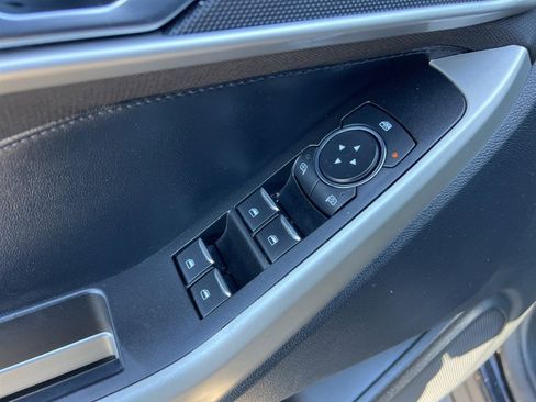 Used 2020 Ford Explorer XLT w/ Comfort Package image 21