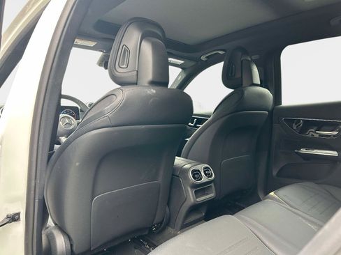 Used 2026 Mercedes-Benz GLC 300 image 15