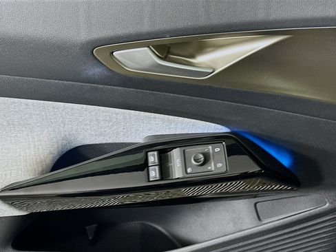 Used 2023 Volkswagen ID.4 Pro image 15