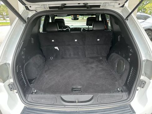 Used 2019 Jeep Grand Cherokee Laredo w/ Laredo X Package RWD image 30