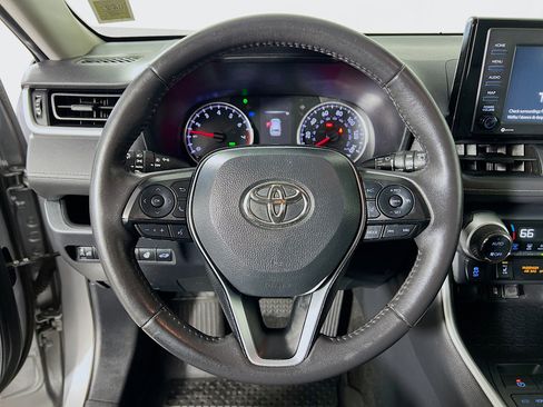 Used 2020 Toyota RAV4 XLE w/ Convenience Package AWD/4WD image 12