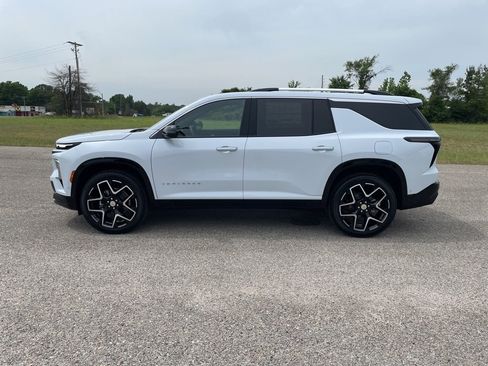 New 2026 Chevrolet Traverse High Country FWD image 2