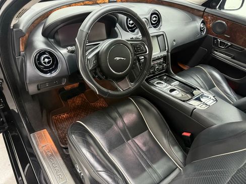 Used 2017 Jaguar XJ R-Sport image 8