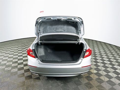 Used 2018 Honda Accord Sport image 29