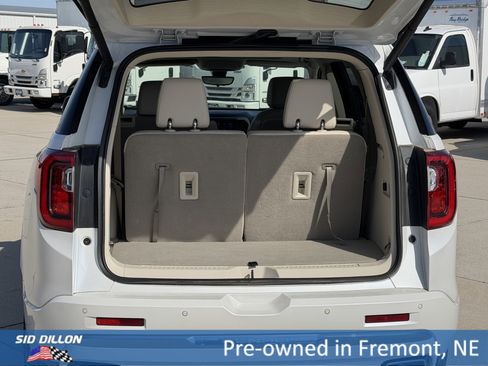 Used 2023 GMC Acadia Denali w/ Denali Technology Package AWD/4WD image 5