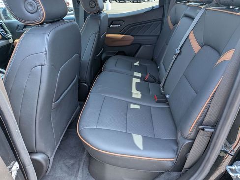 Used 2025 GMC Canyon AT4 w/ Technology Plus Package AWD/4WD image 20
