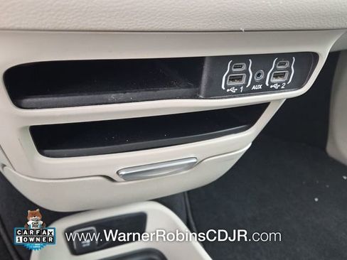 Used 2023 Chrysler Pacifica Touring-L FWD image 24