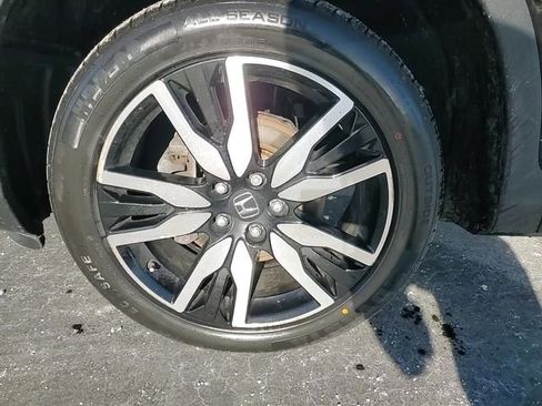 Used 2022 Honda Pilot Touring image 8