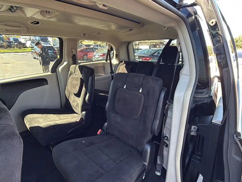 Used 2012 Dodge Grand Caravan Crew image 19