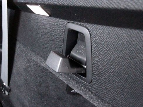 Certified 2022 Volvo XC90 T6 Momentum w/ Advanced Package image 35