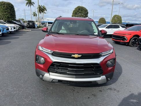 Used 2021 Chevrolet TrailBlazer LT w/ Convenience Package image 2