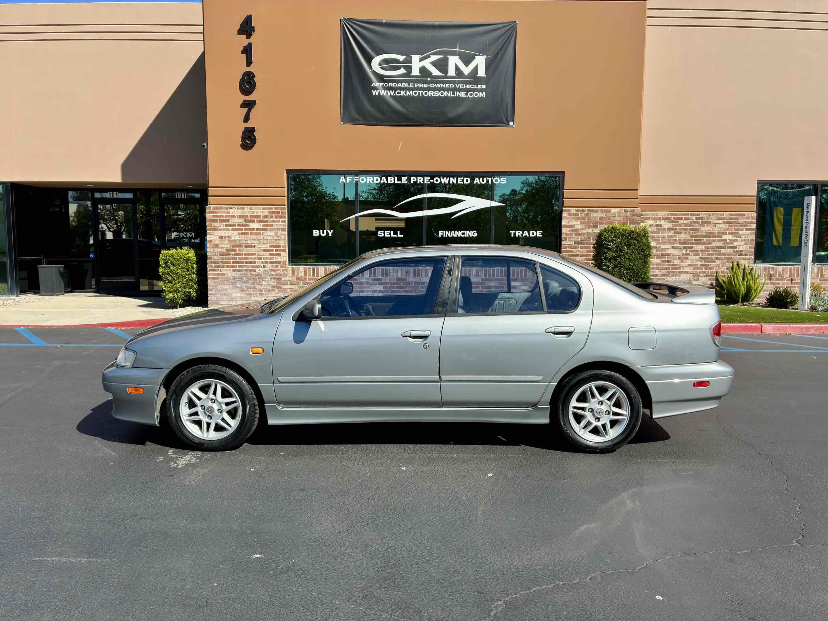 Used 1999 INFINITI G20 FWD image 3