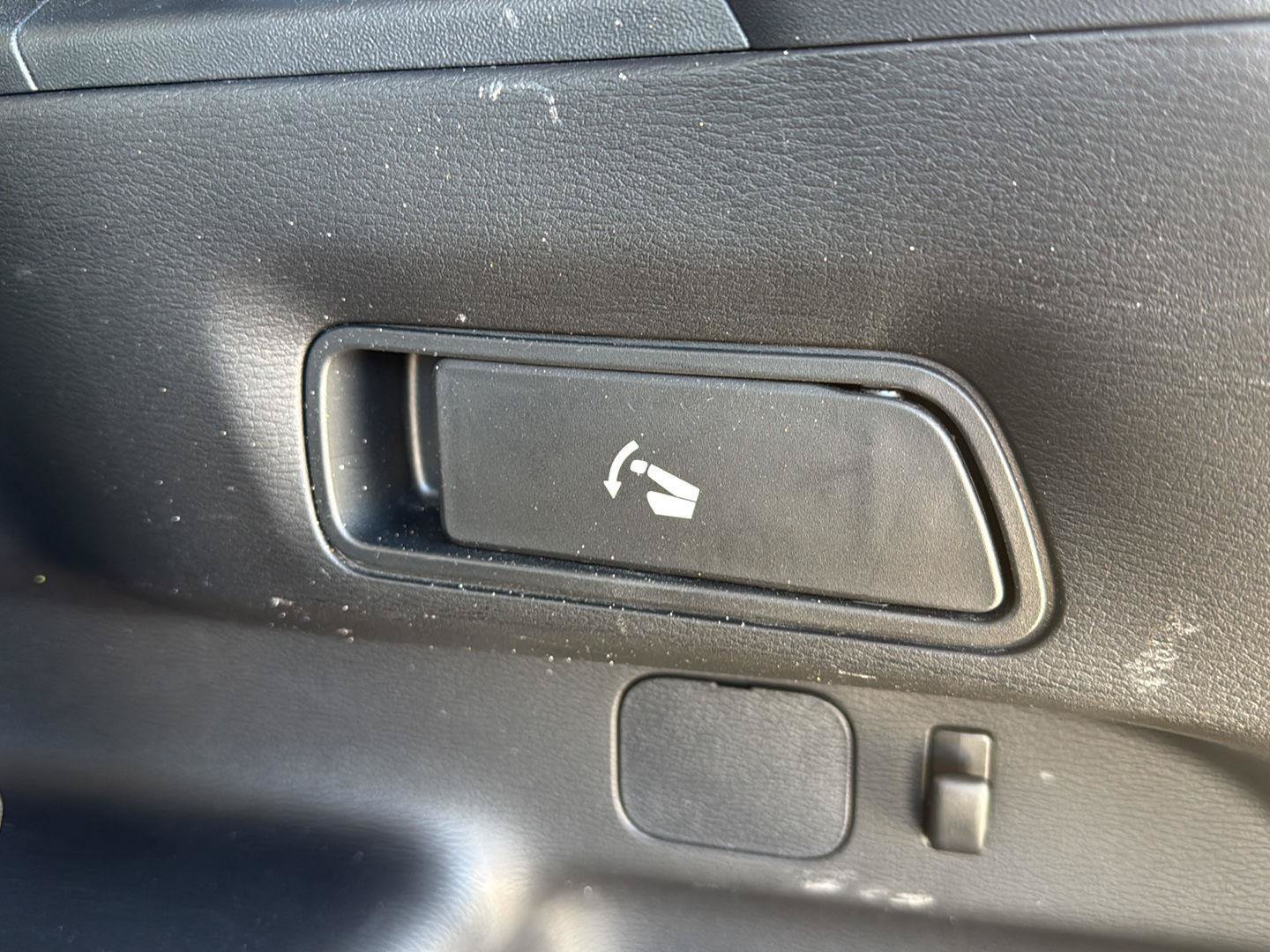 Used 2024 Mitsubishi Outlander FWD image 23