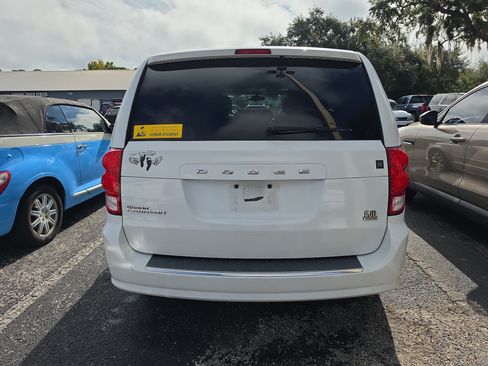Used 2014 Dodge Grand Caravan SE w/ Quick Order Package 29E SE FWD image 4