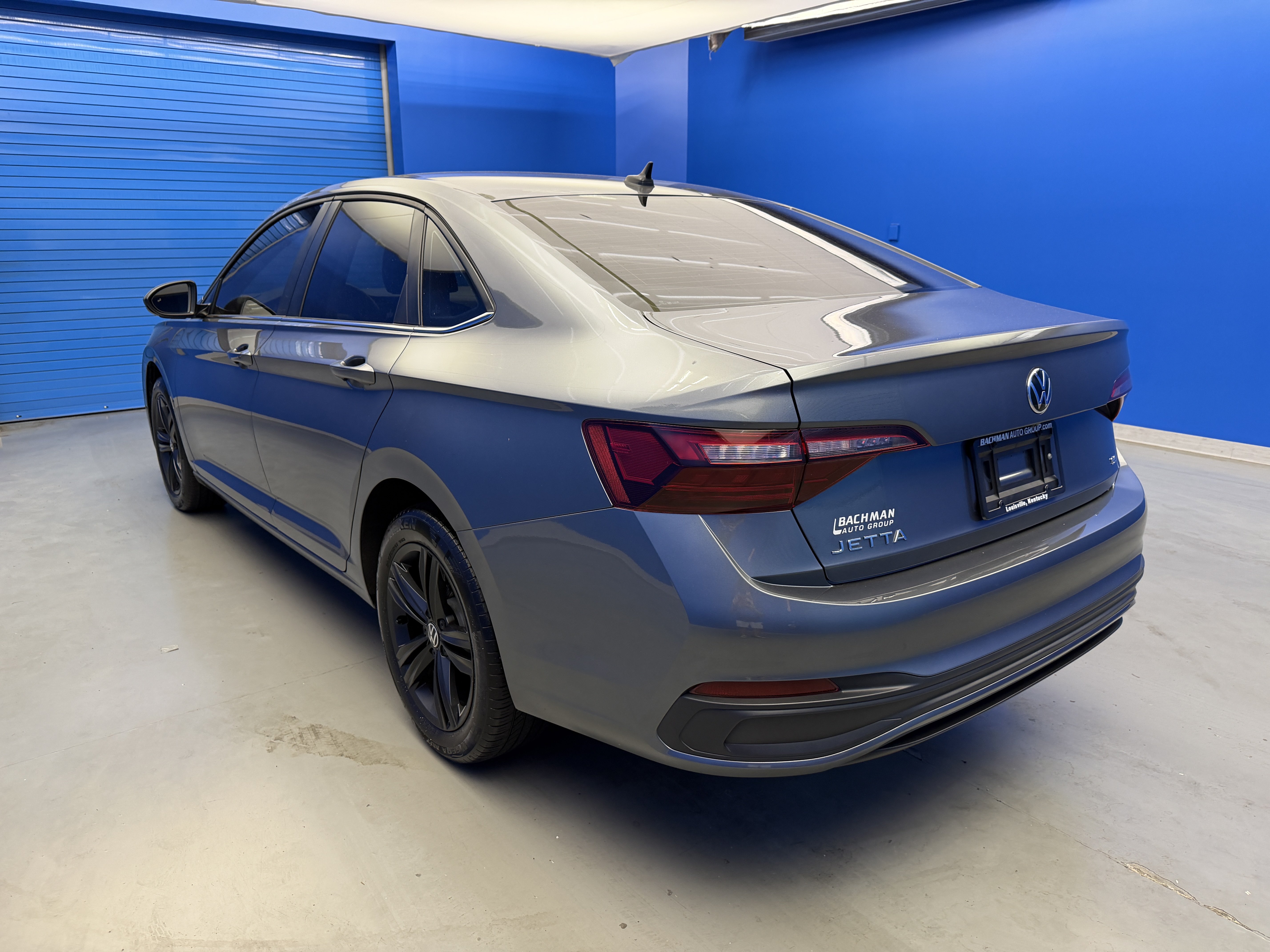 Used 2024 Volkswagen Jetta SE w/ Panoramic Sunroof Package FWD image 5