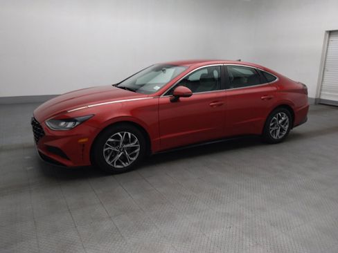 Used 2021 Hyundai Sonata SEL w/ Preferred Accessory Package FWD image 2