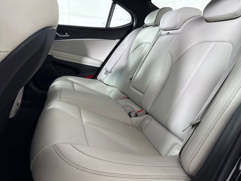 New 2025 Genesis G70 2.5T image 14