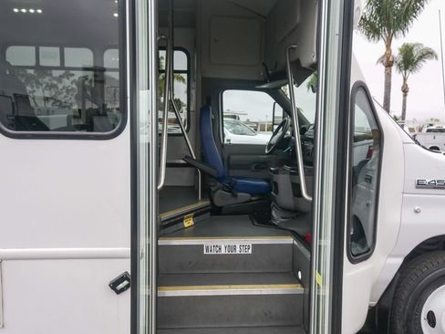 Used 2013 Ford E-450 and Econoline 450 Super Duty w/ Shuttle Bus Prep Pkg RWD image 15