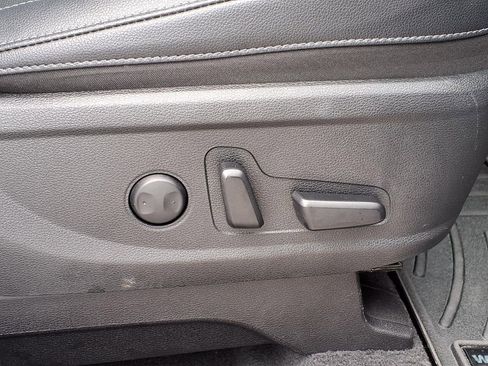 Used 2024 Kia Telluride EX w/ EX Captain's Chair Package image 13