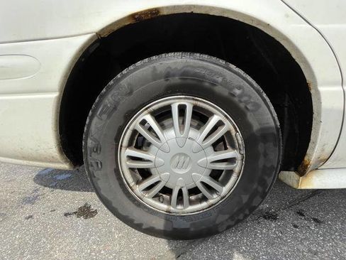 Used 2005 Buick Le Sabre Custom image 16